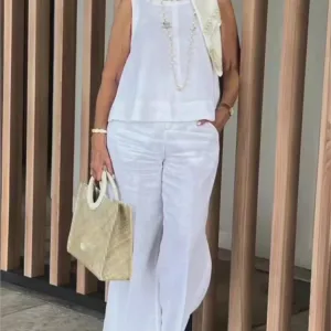 Costume femme en lin de couleur blanc