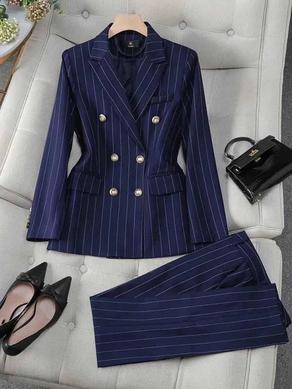 Costume femme 2 pièces bleu marine cintrée et rayer