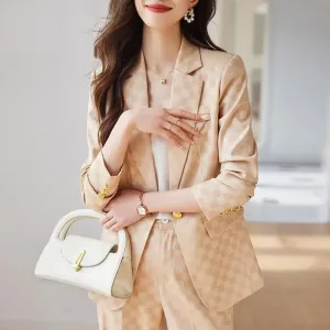 Costume femme 2 pièces couleur beige avec carreaux