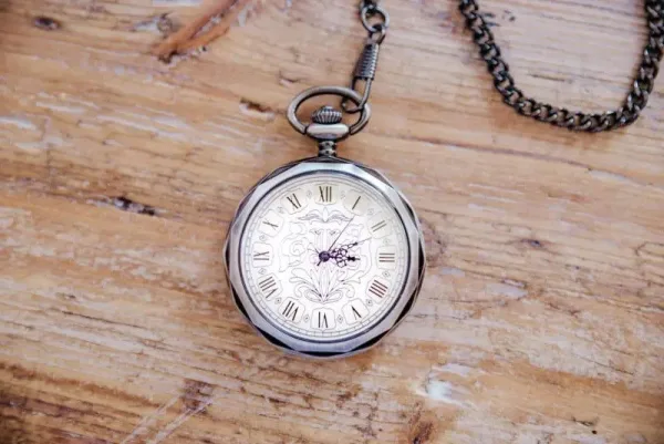 accessoire de mode montre à gousset en acier